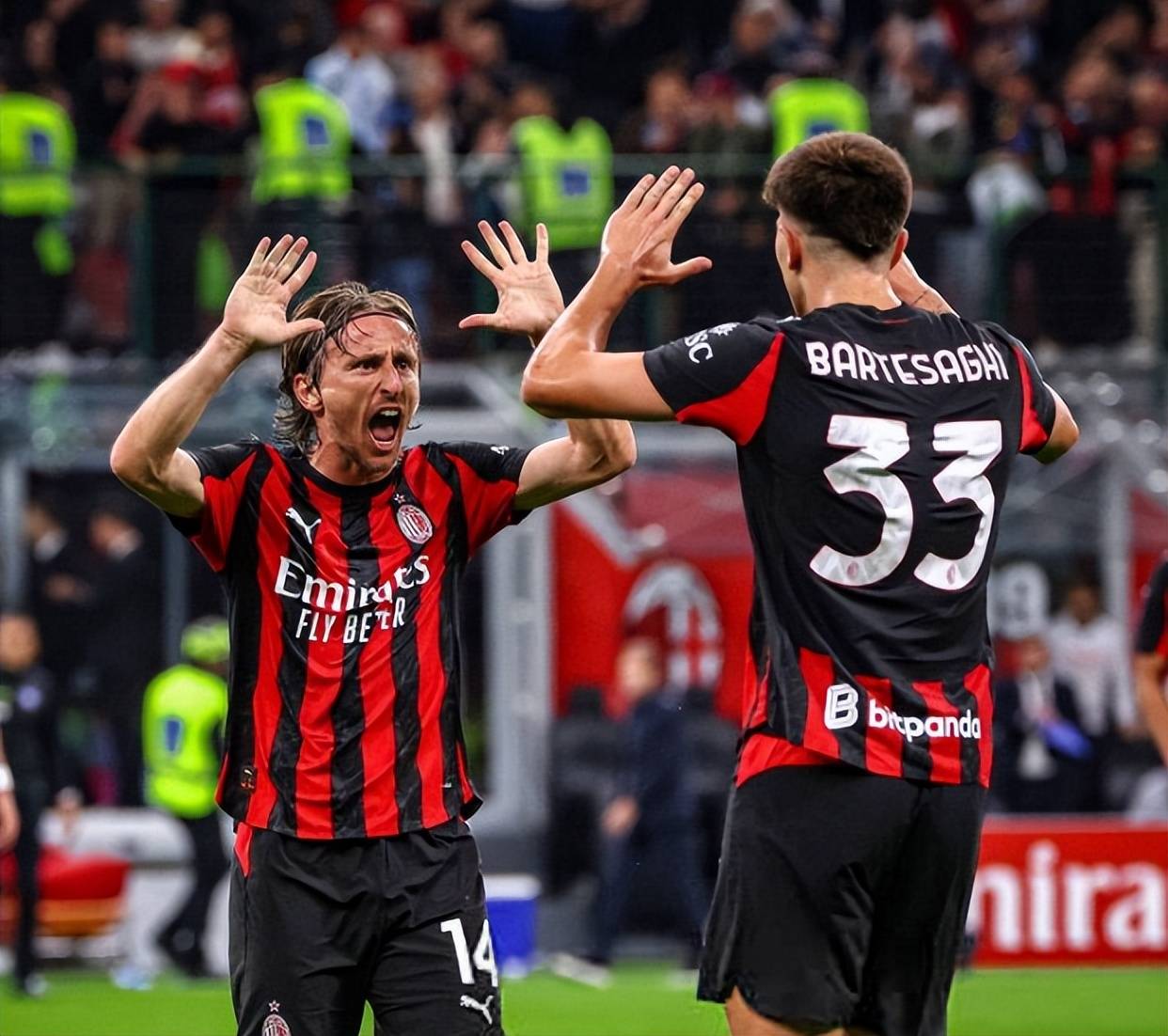 巴萨梅西自由球进球助球队领先