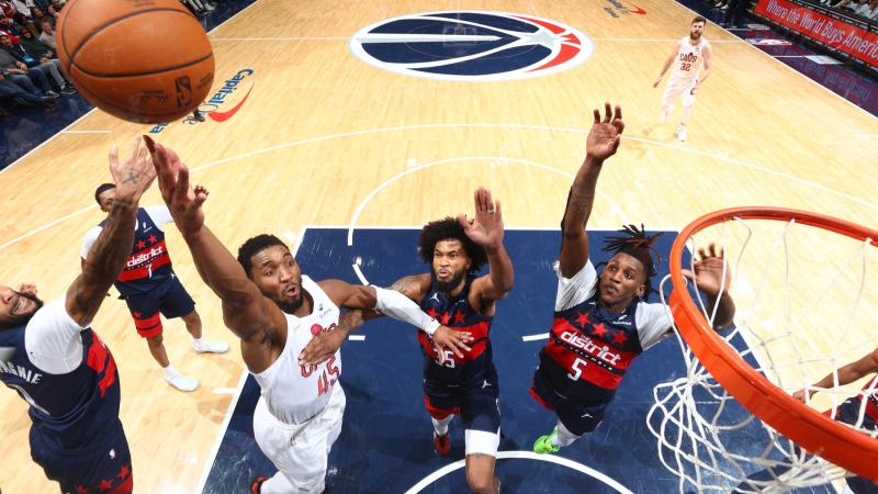 意媒：为避免球迷干扰，斯帕莱蒂决定尤文不在那不勒斯过夜