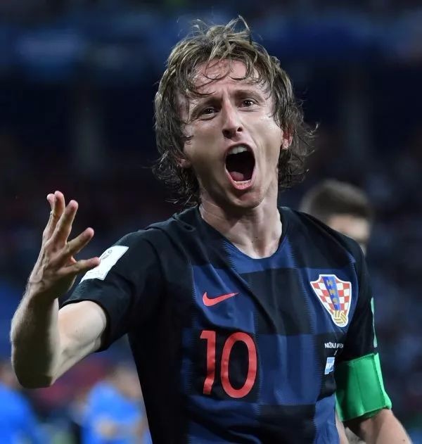 孔帕尼：阿芳很可能下周末复出；我们祝穆勒在美职联决赛获胜